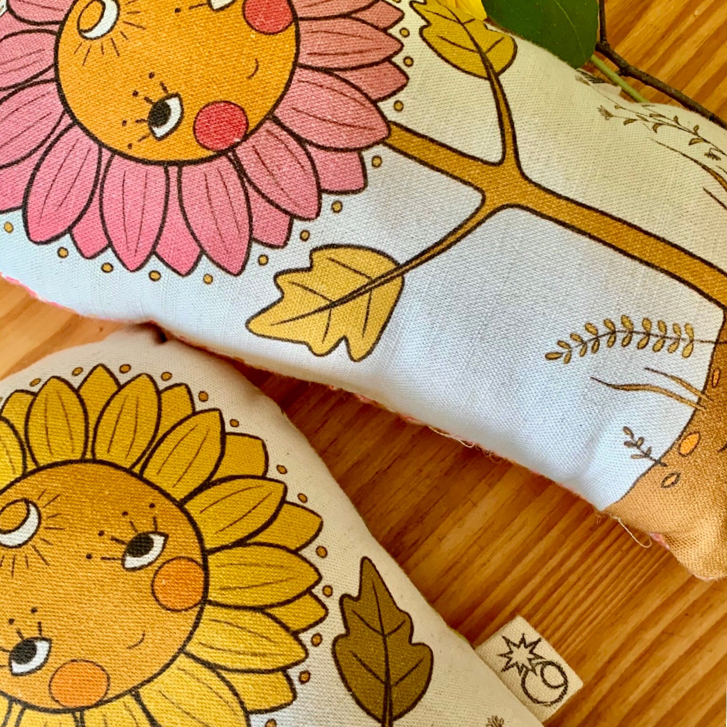 Sunflower friend linen in sunset pink or sunshine yellow
