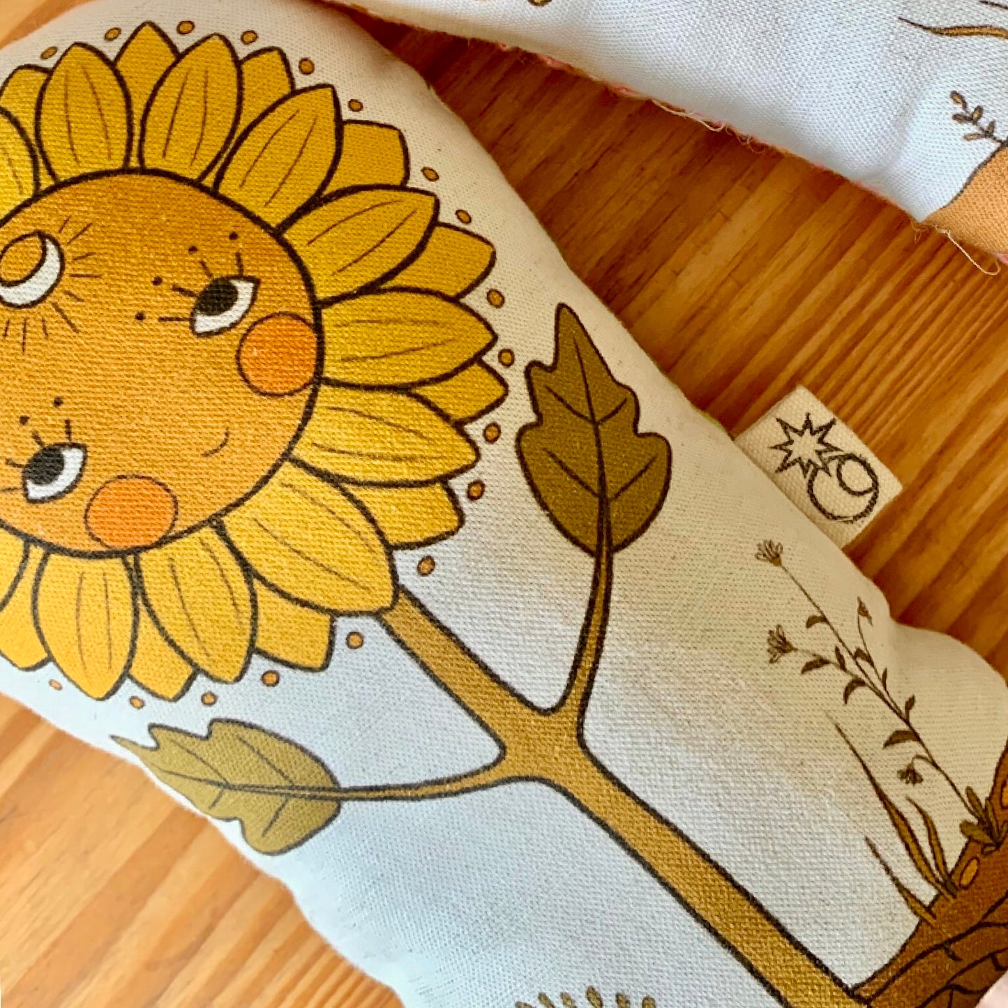 Sunflower friend linen in sunset pink or sunshine yellow