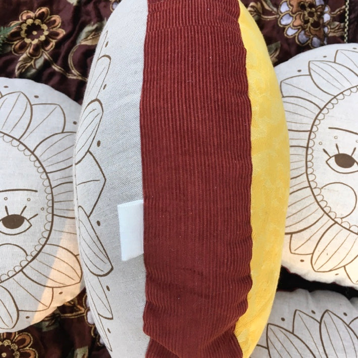 Large Soleil flower linen round cushion
