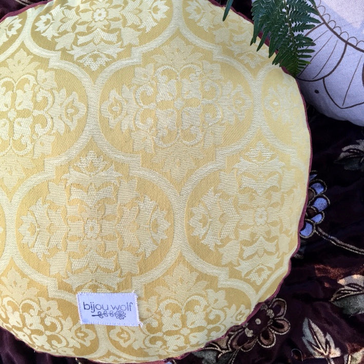 Large Soleil flower linen round cushion