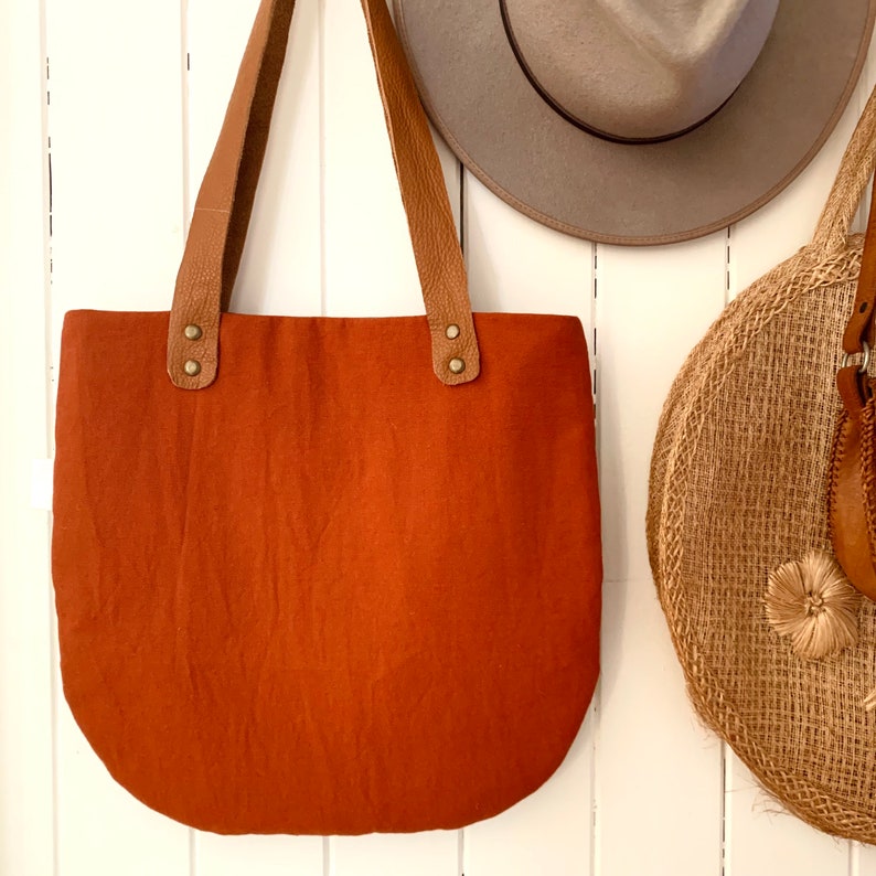Folk sunflower bag in dark moss