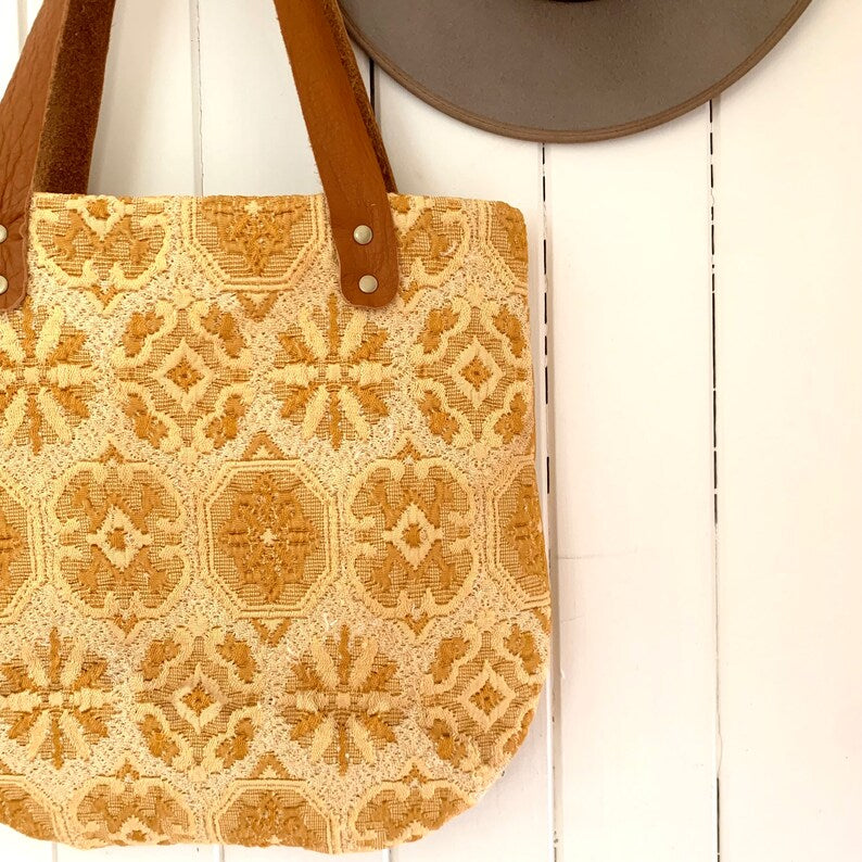 Folk sunflower bag in mustard