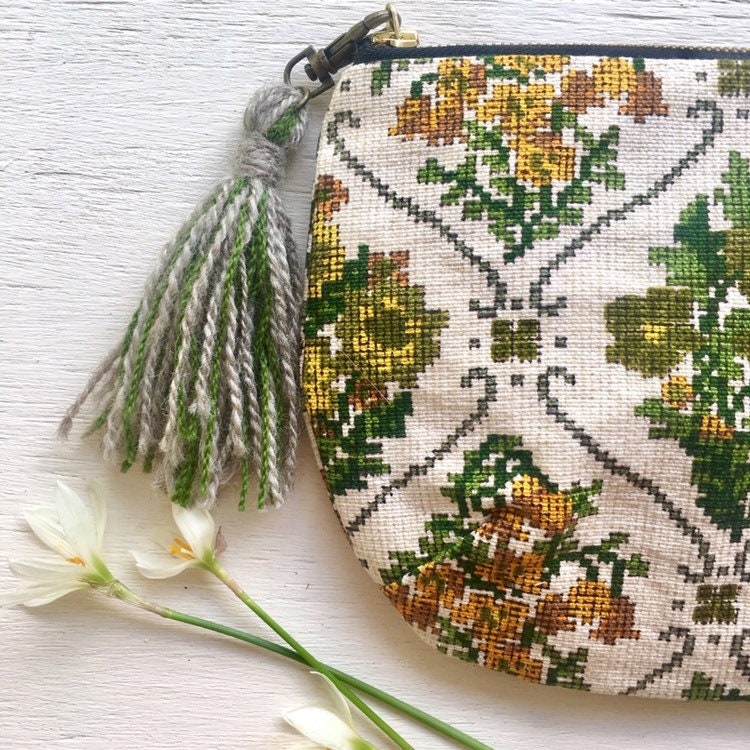 Tapestry vintage fabric daisy print oversize clutch purse
