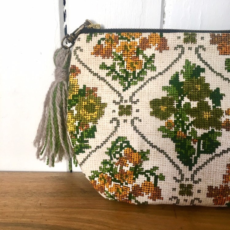 Tapestry vintage fabric daisy print oversize clutch purse