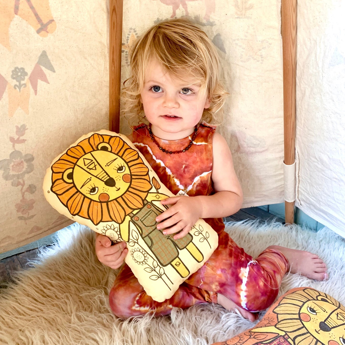 Dandy lion earthy sand natural linen cushion
