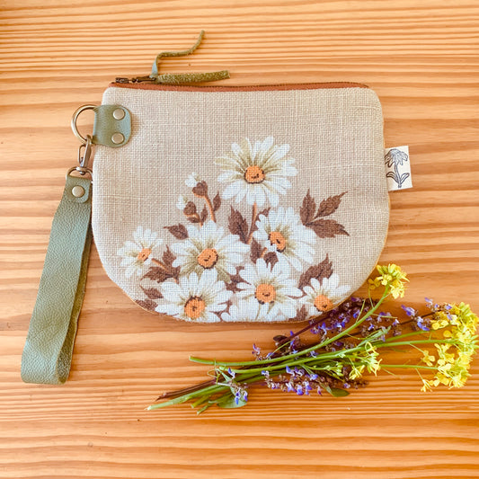 Vintage daisy clutch purse
