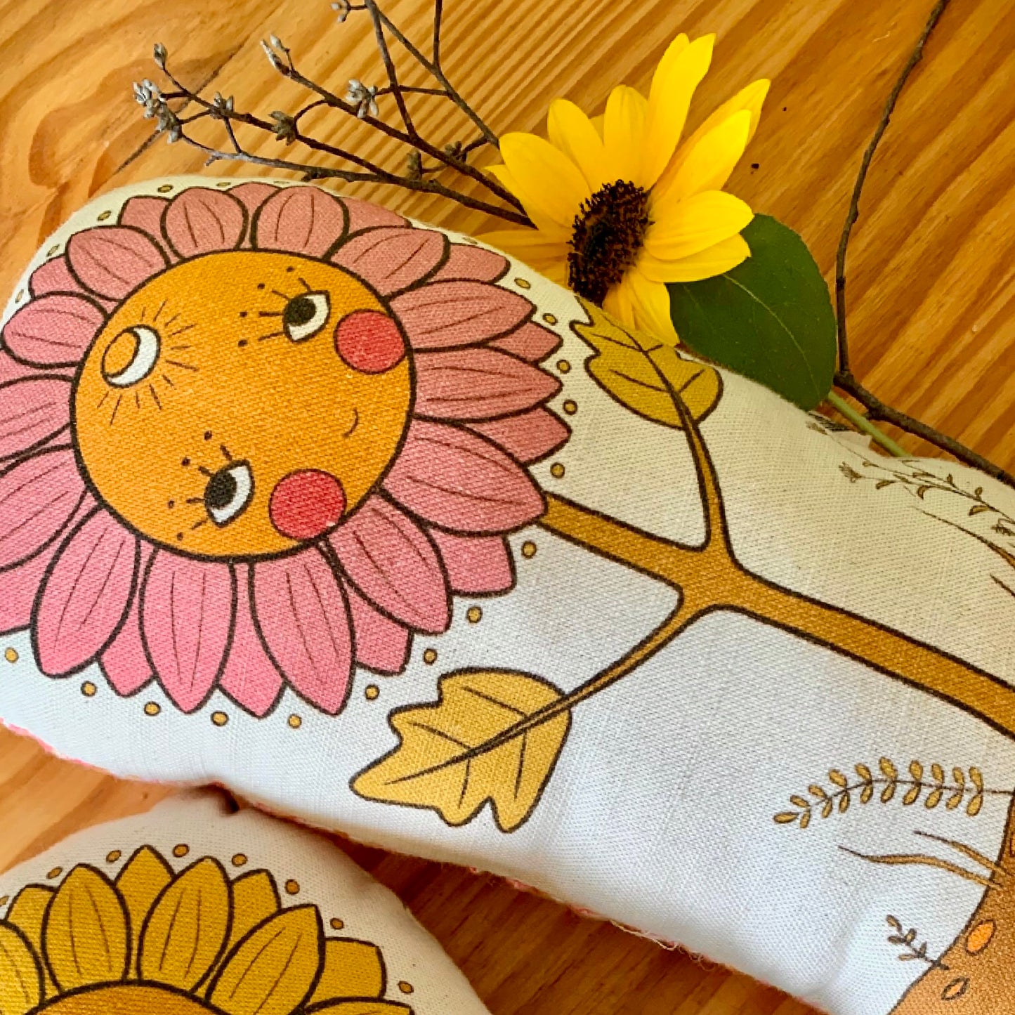 Sunflower friend linen in sunset pink or sunshine yellow