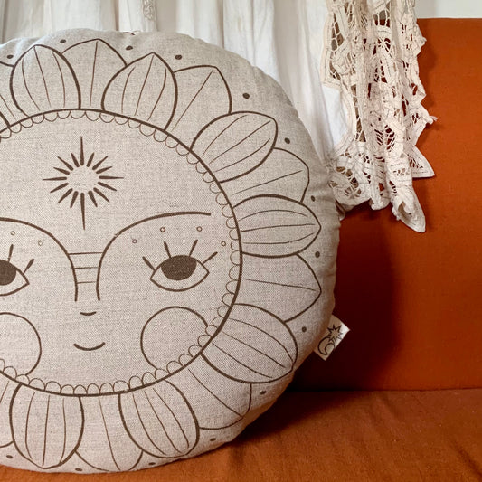 Soleil flower linen round cushion